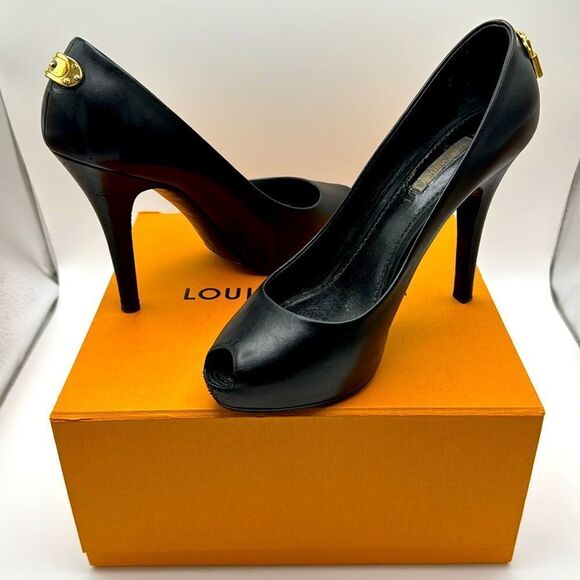 LOUIS VUITTON PATENT GOLD LOCK PLATFORM PEEP TOE PUMPS WITH BOX & DUSTBAG - Picture 3 of 14